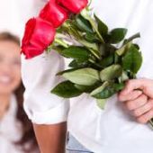Какие цветы подарить девушке