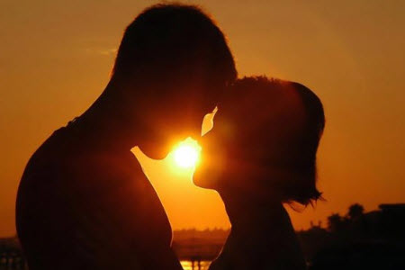 Как правильно научиться целоваться без партнёра