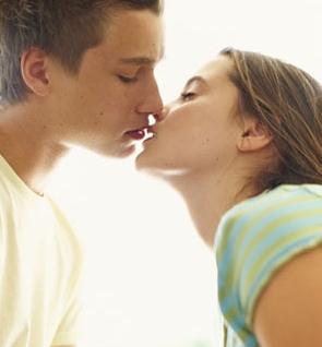 Как правильно поцеловать парня
