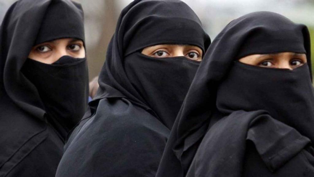 мусульманки в хиджабах