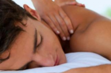 Как сделать мужу эротический массаж?