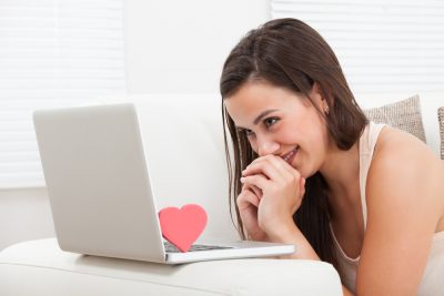 Общение с девушкой в Интернете