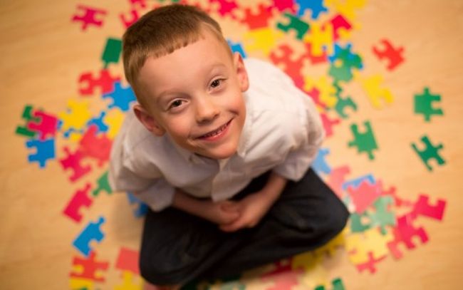 Дети с аутизмом часто зациклеваются на каком-то определенном действии