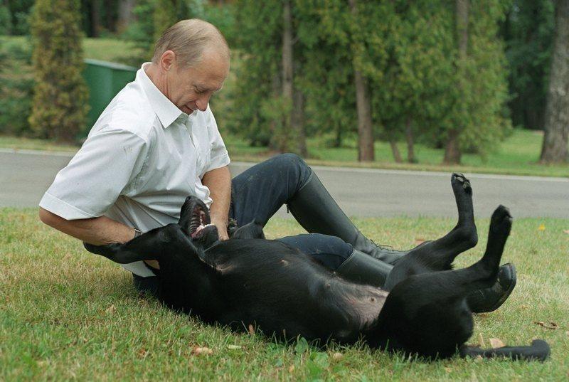 Владимир Путин со своей собакой