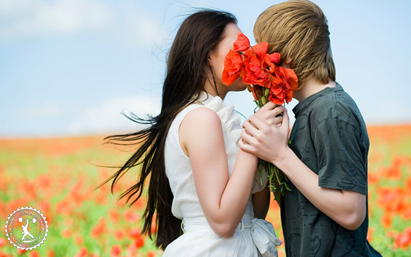 Как правильно целоваться с девушкой в первый раз в губы