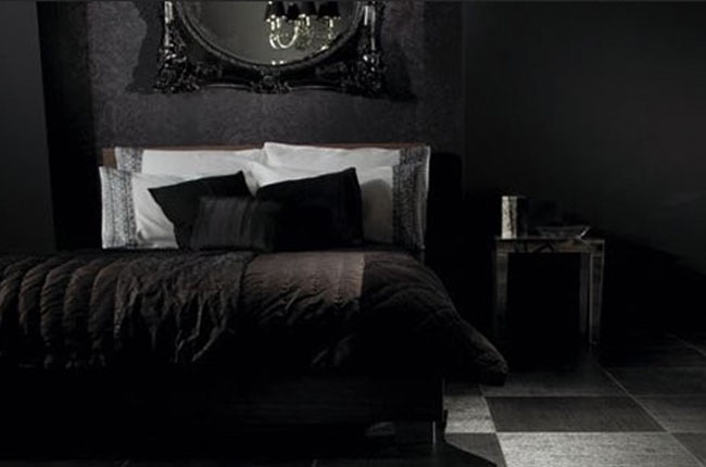black-and-modern-gothic-bedroom-design-ideas