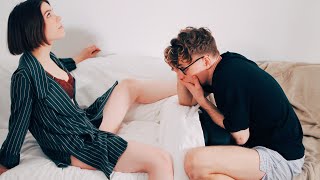 ЛЕСБИЯНКА ПОКАЗЫВАЕТ ГЕЮ СВОЮ ВАГИНУ! Половое воспитание | Sex Ed