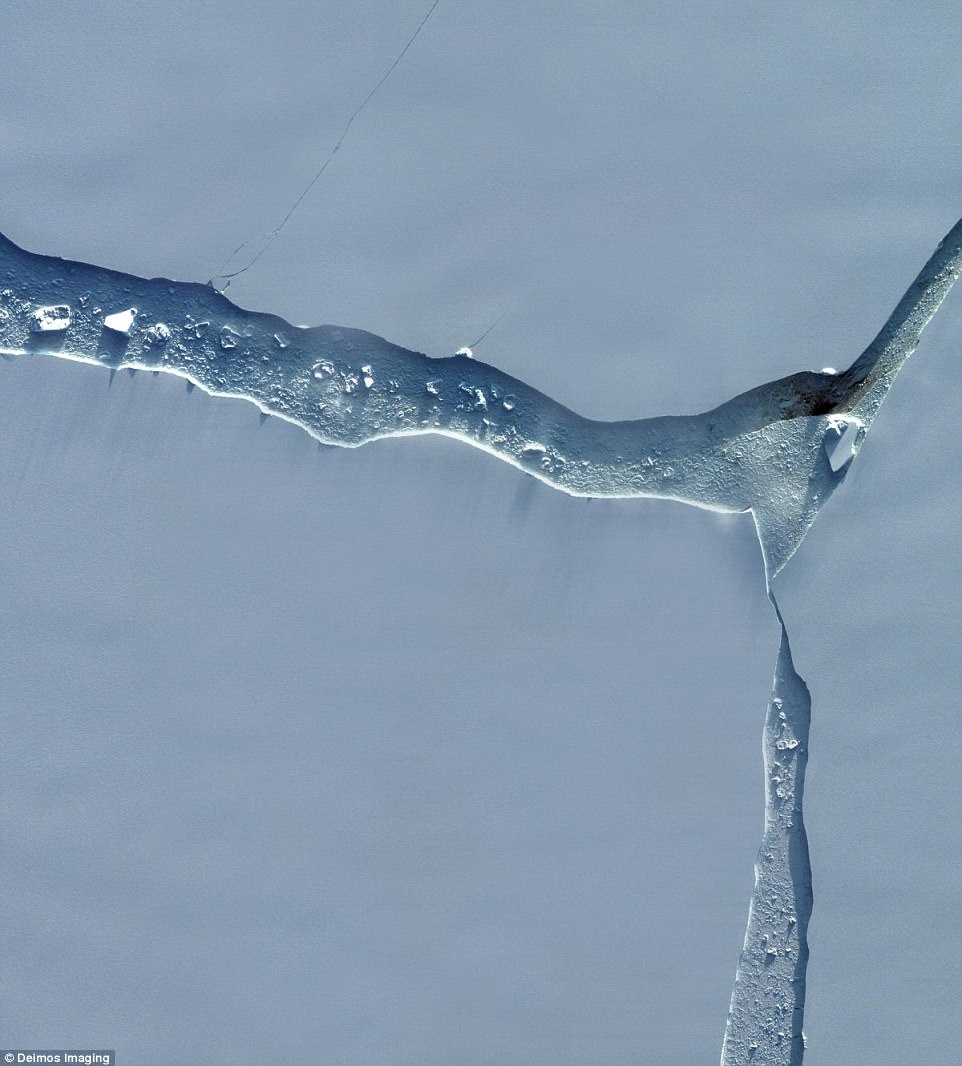 Раскол ледника в Антарктиде