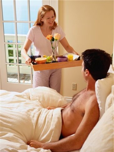 завтрак мужчине в постель